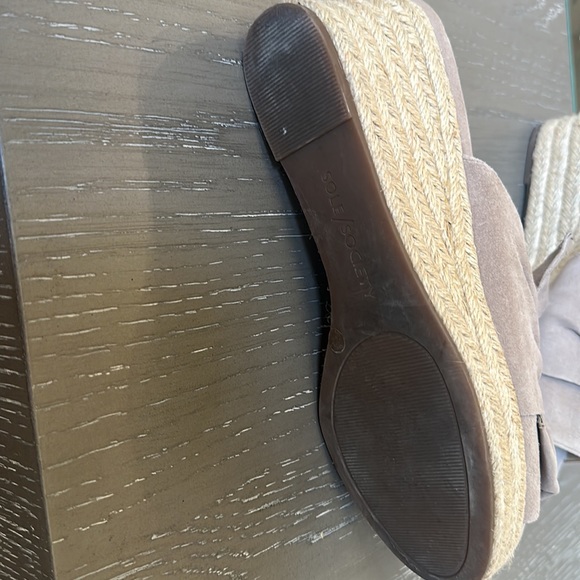 Sandals - Picture 3 of 3